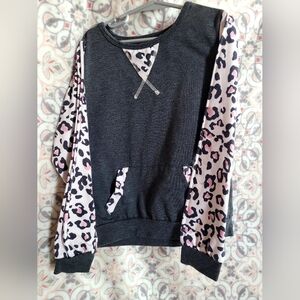 Stylish Black and Pink Leopard Print Girl's Top